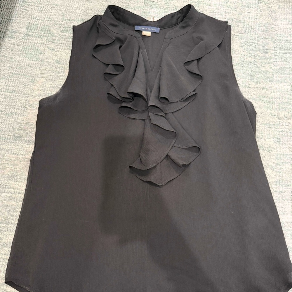Tommy Hilfiger women’s black sleeveless ruffled blouse